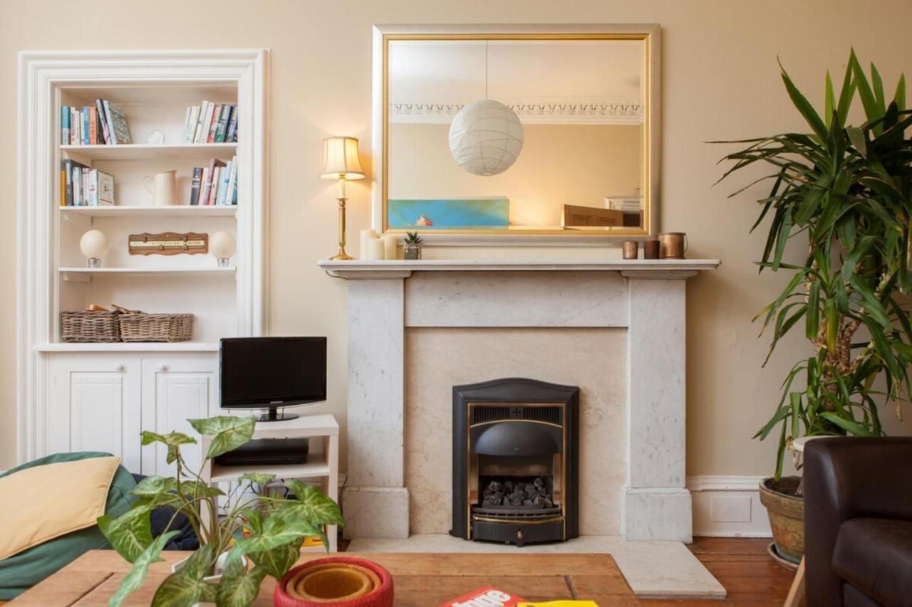 Amazing 4 Bedroom Apartment Just Off The Meadows Edimburgo Exterior foto