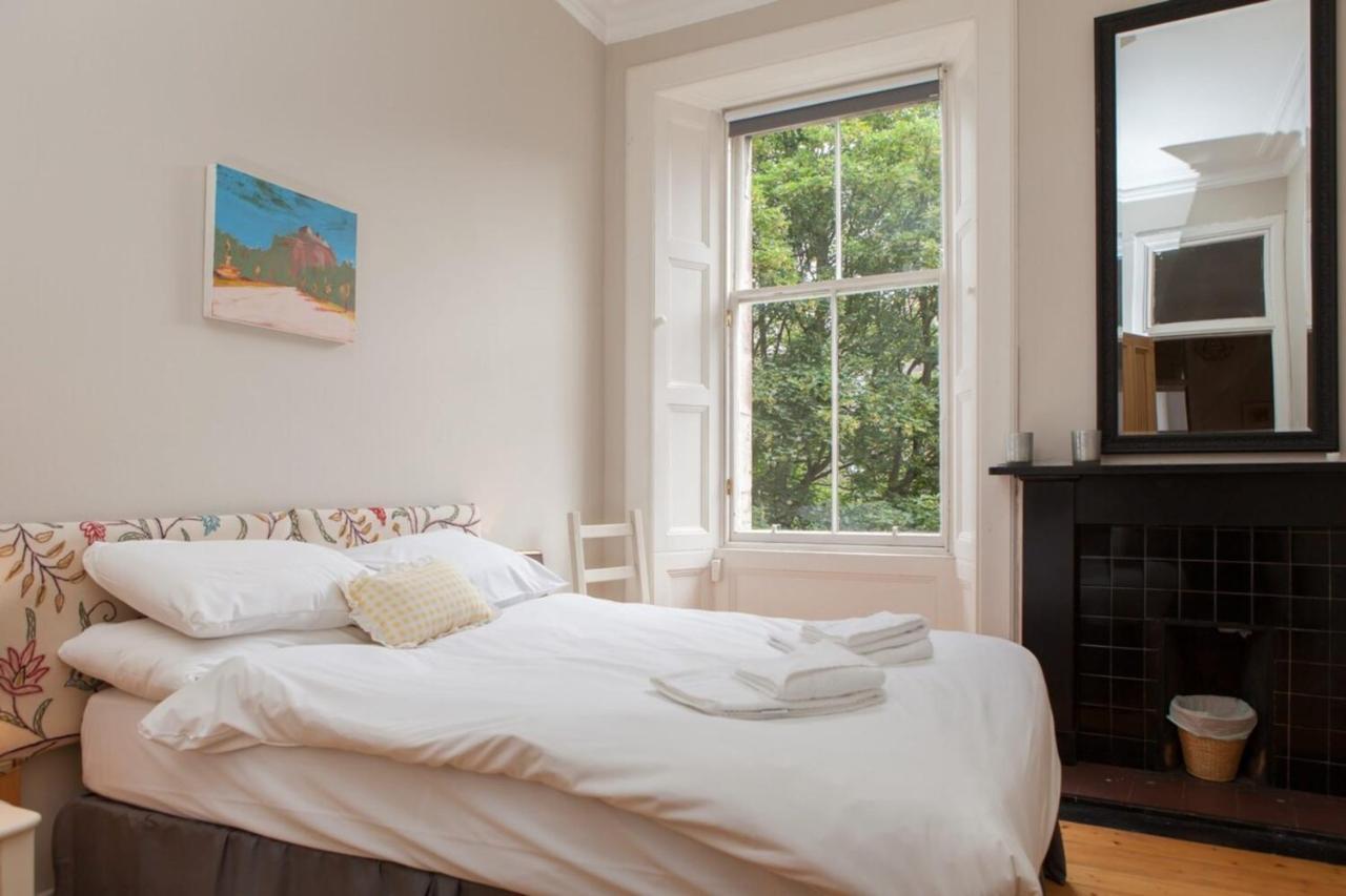 Amazing 4 Bedroom Apartment Just Off The Meadows Edimburgo Exterior foto