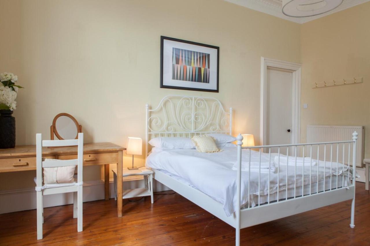 Amazing 4 Bedroom Apartment Just Off The Meadows Edimburgo Exterior foto