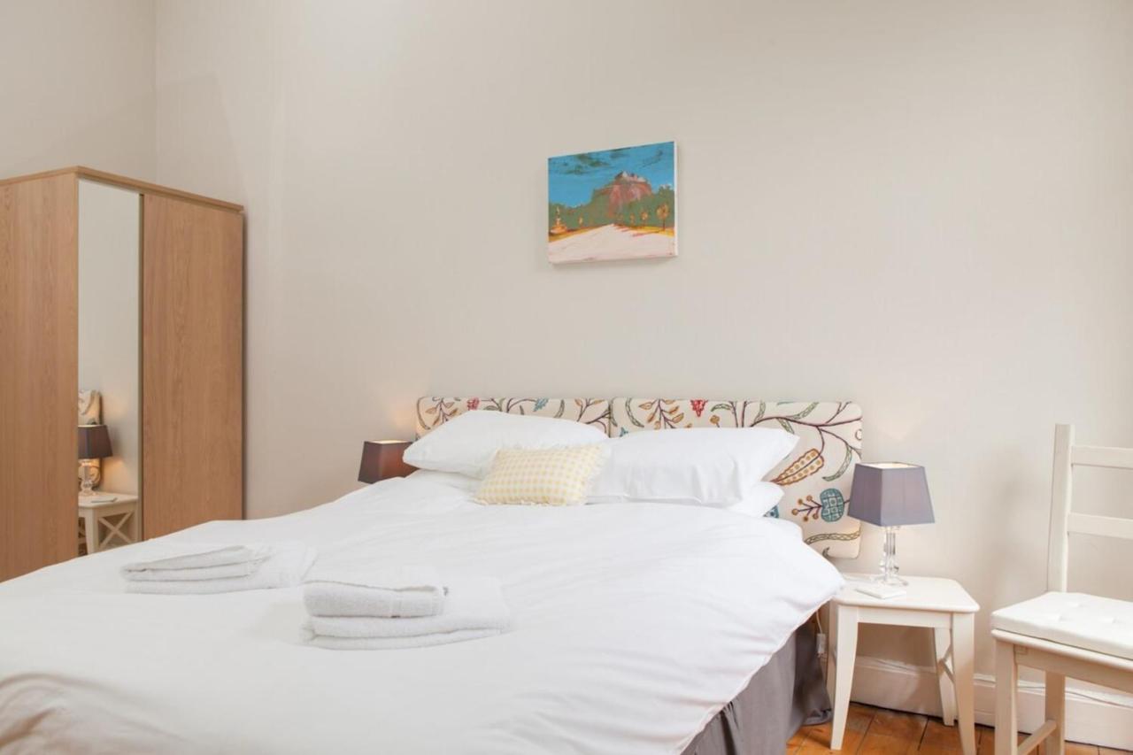 Amazing 4 Bedroom Apartment Just Off The Meadows Edimburgo Exterior foto