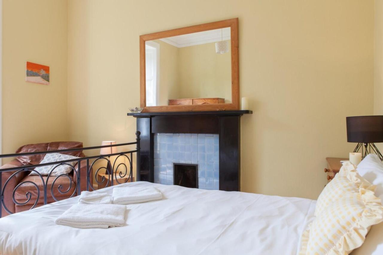 Amazing 4 Bedroom Apartment Just Off The Meadows Edimburgo Exterior foto