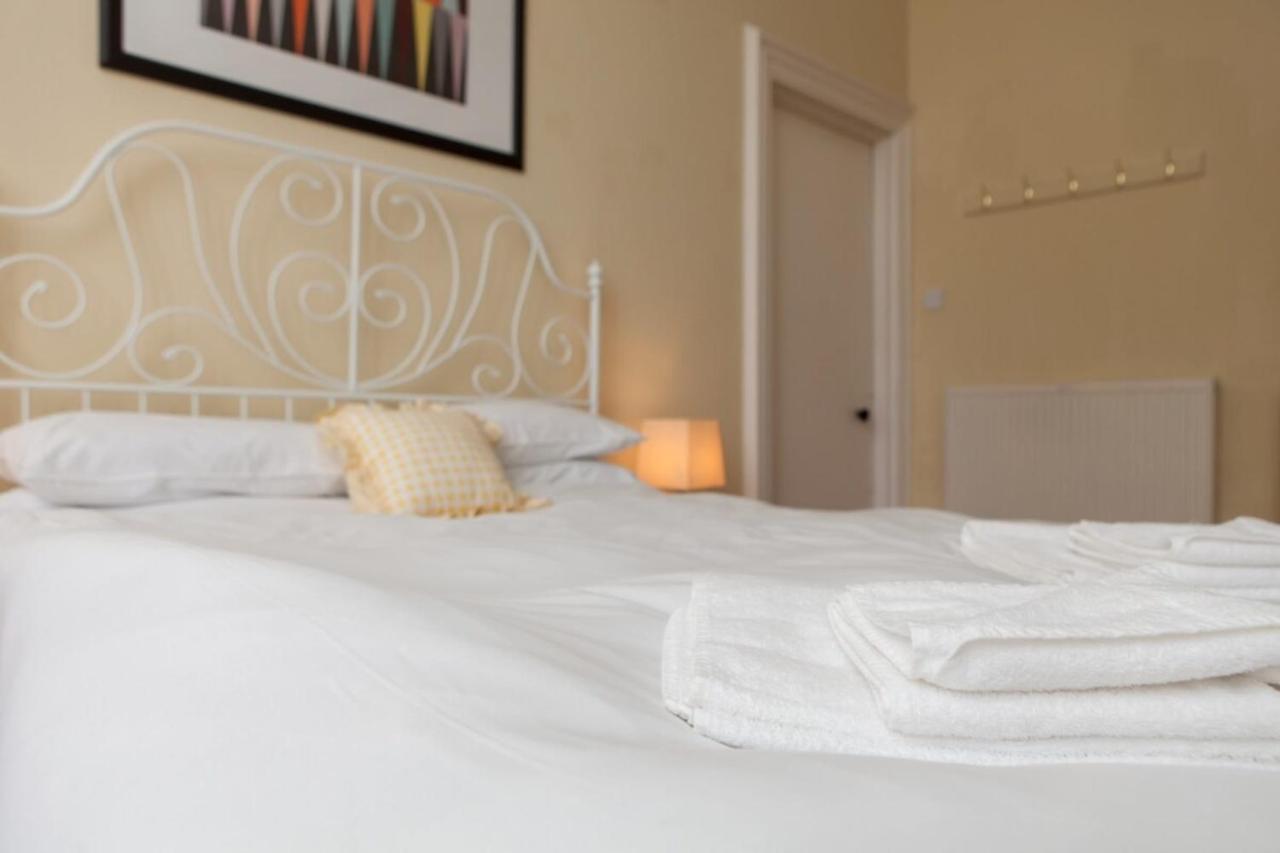 Amazing 4 Bedroom Apartment Just Off The Meadows Edimburgo Exterior foto