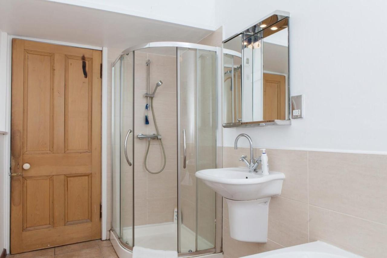Amazing 4 Bedroom Apartment Just Off The Meadows Edimburgo Exterior foto