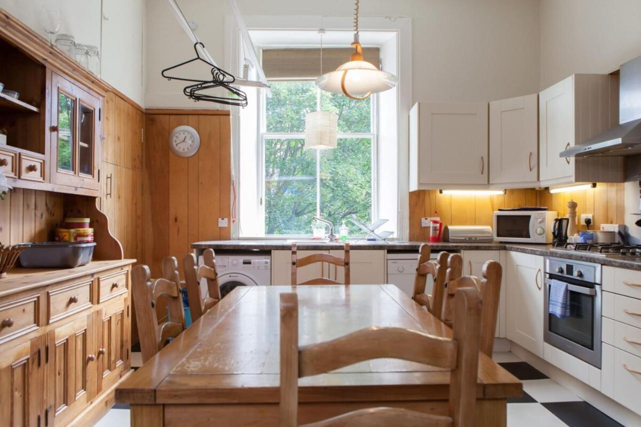 Amazing 4 Bedroom Apartment Just Off The Meadows Edimburgo Exterior foto
