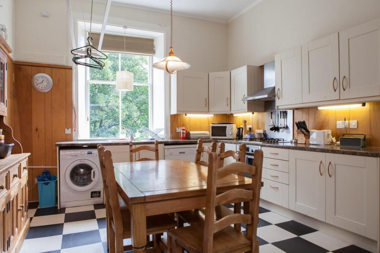 Amazing 4 Bedroom Apartment Just Off The Meadows Edimburgo Exterior foto