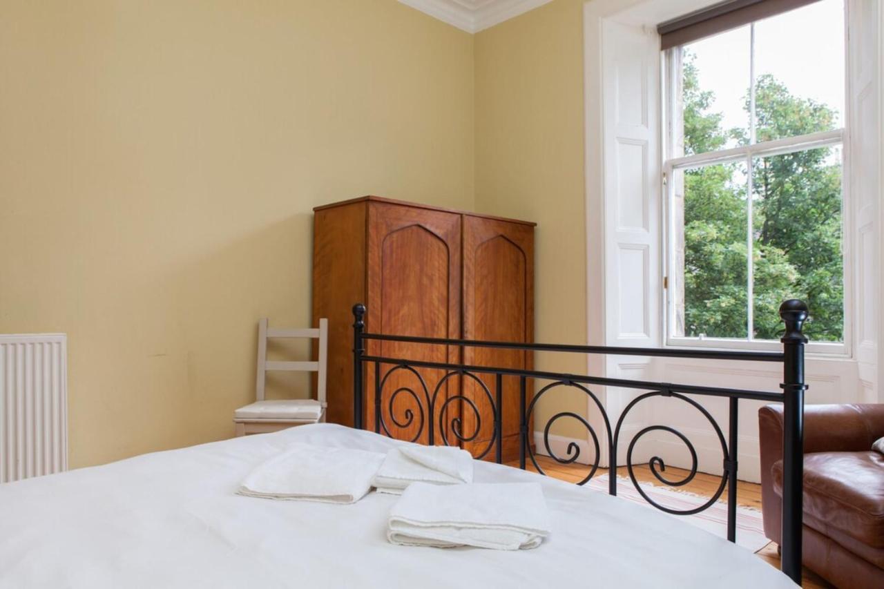 Amazing 4 Bedroom Apartment Just Off The Meadows Edimburgo Exterior foto