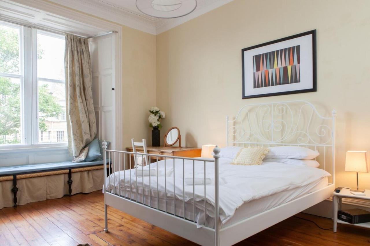 Amazing 4 Bedroom Apartment Just Off The Meadows Edimburgo Exterior foto